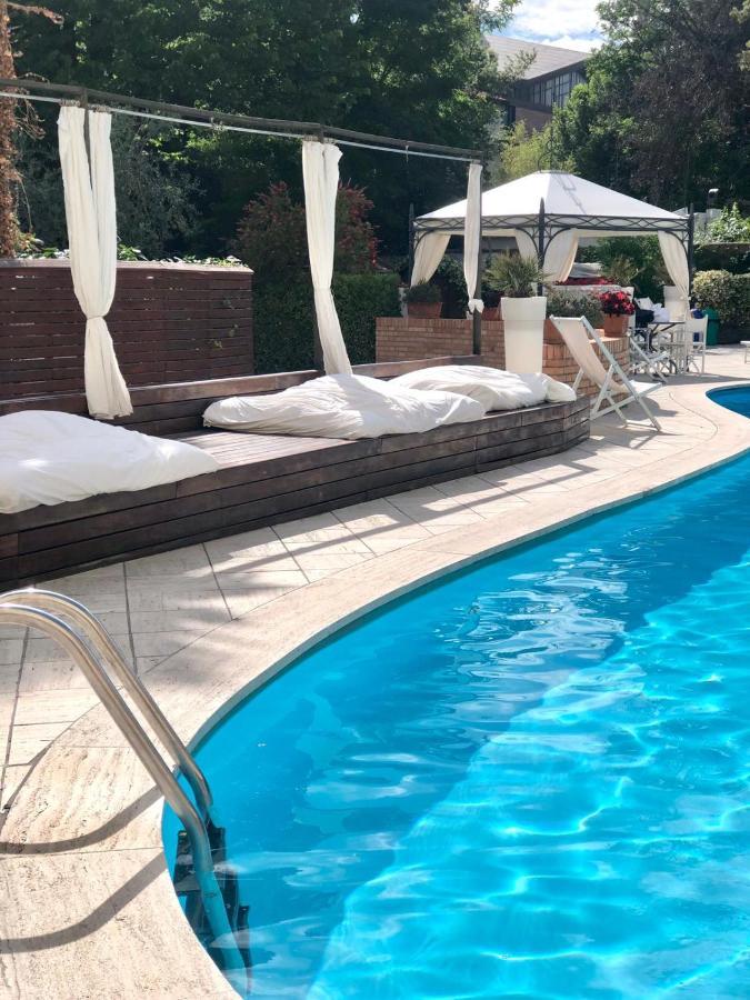 Villa Adriatica Ambienthotels Rimini Esterno foto