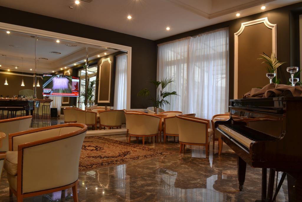 Villa Adriatica Ambienthotels Rimini Esterno foto