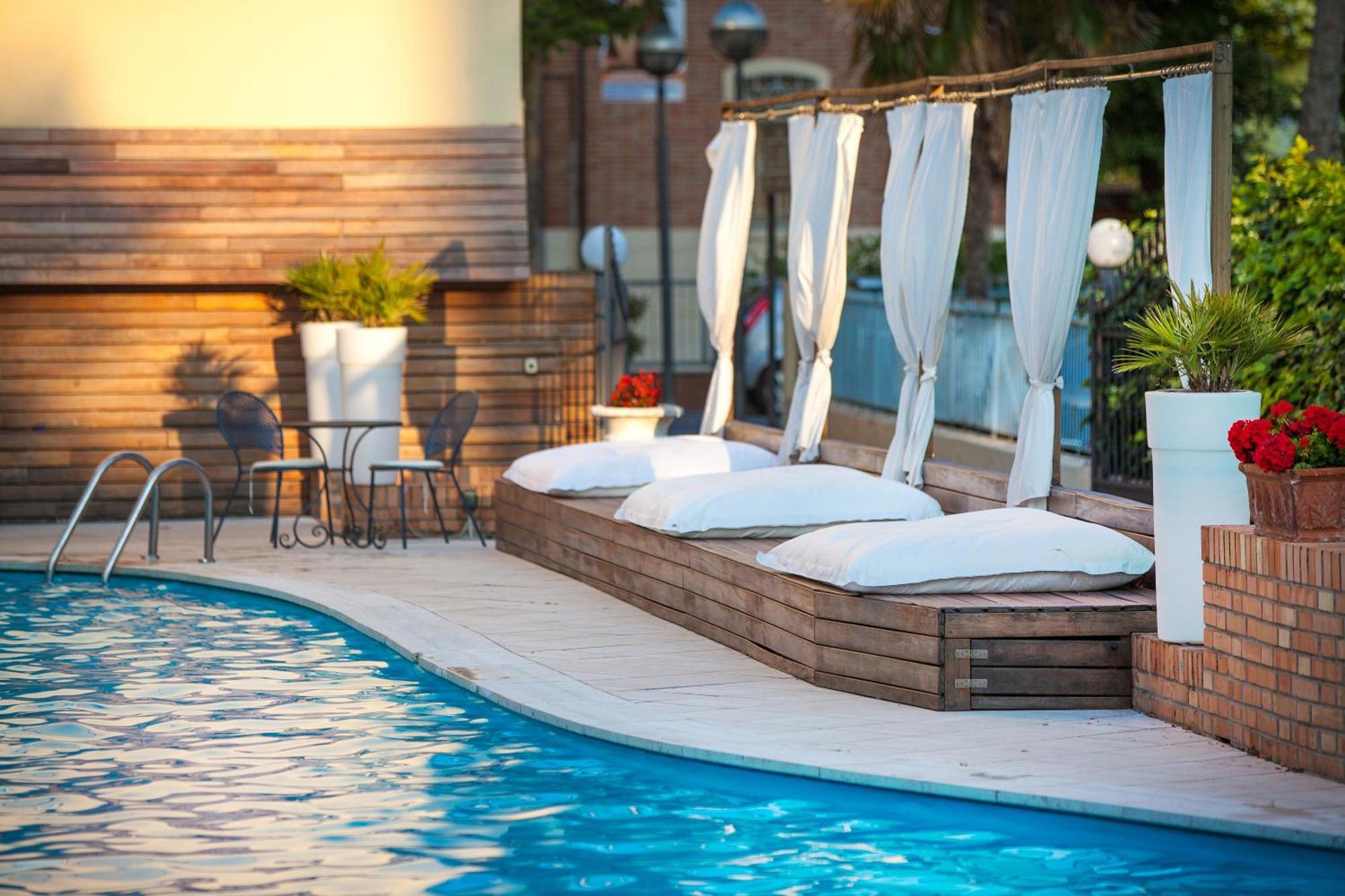 Villa Adriatica Ambienthotels Rimini Esterno foto