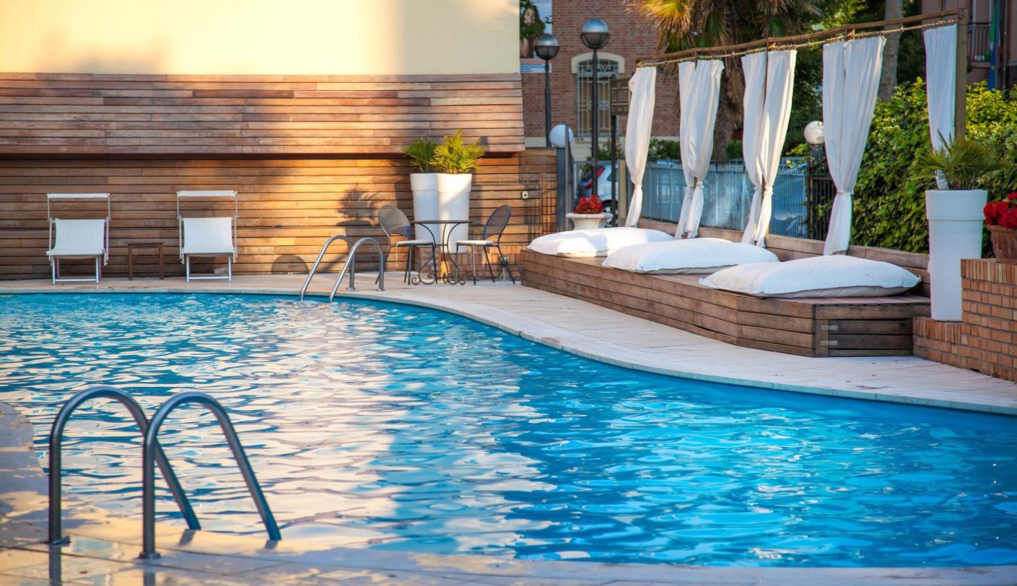 Villa Adriatica Ambienthotels Rimini Esterno foto