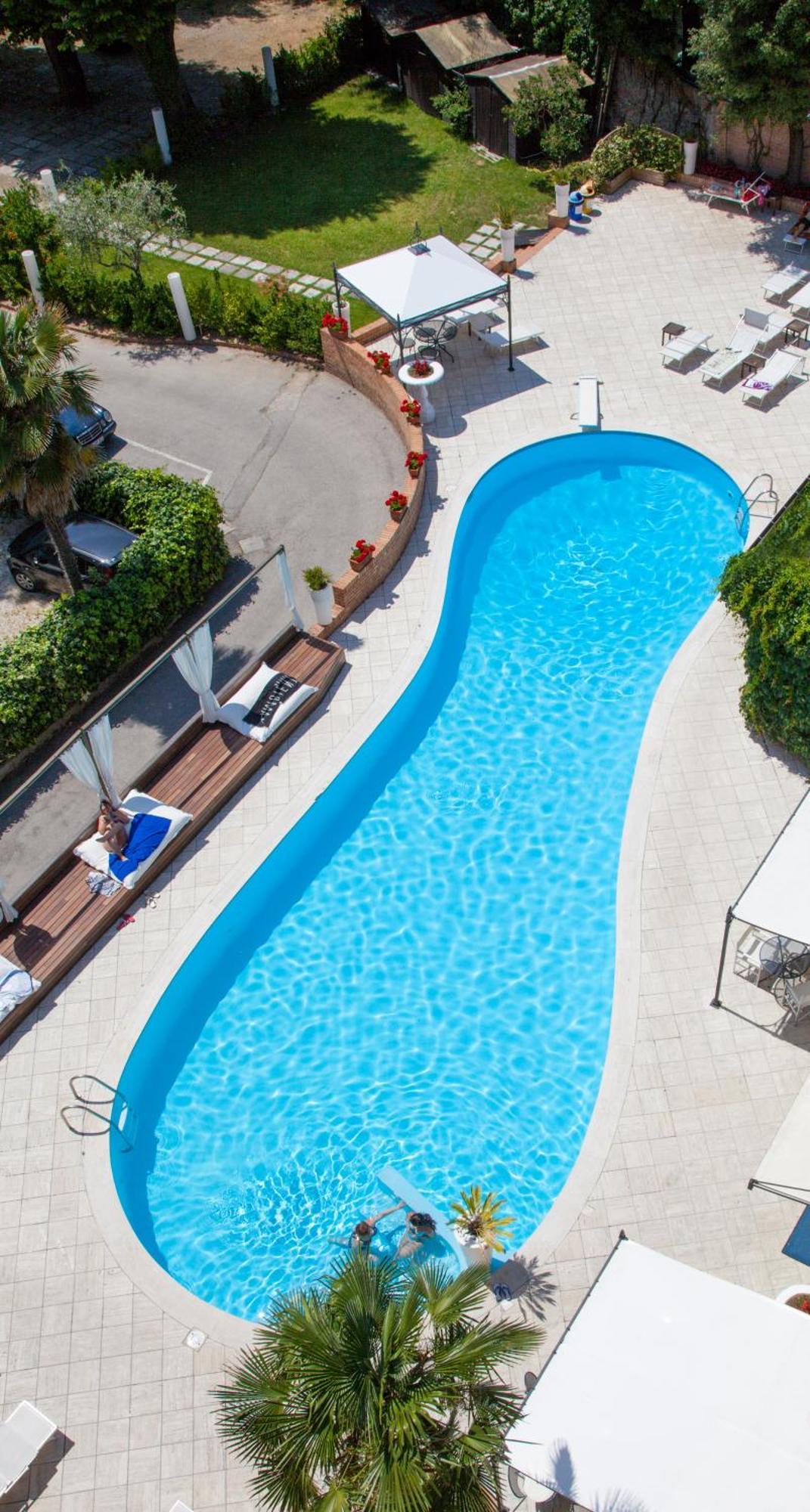 Villa Adriatica Ambienthotels Rimini Esterno foto