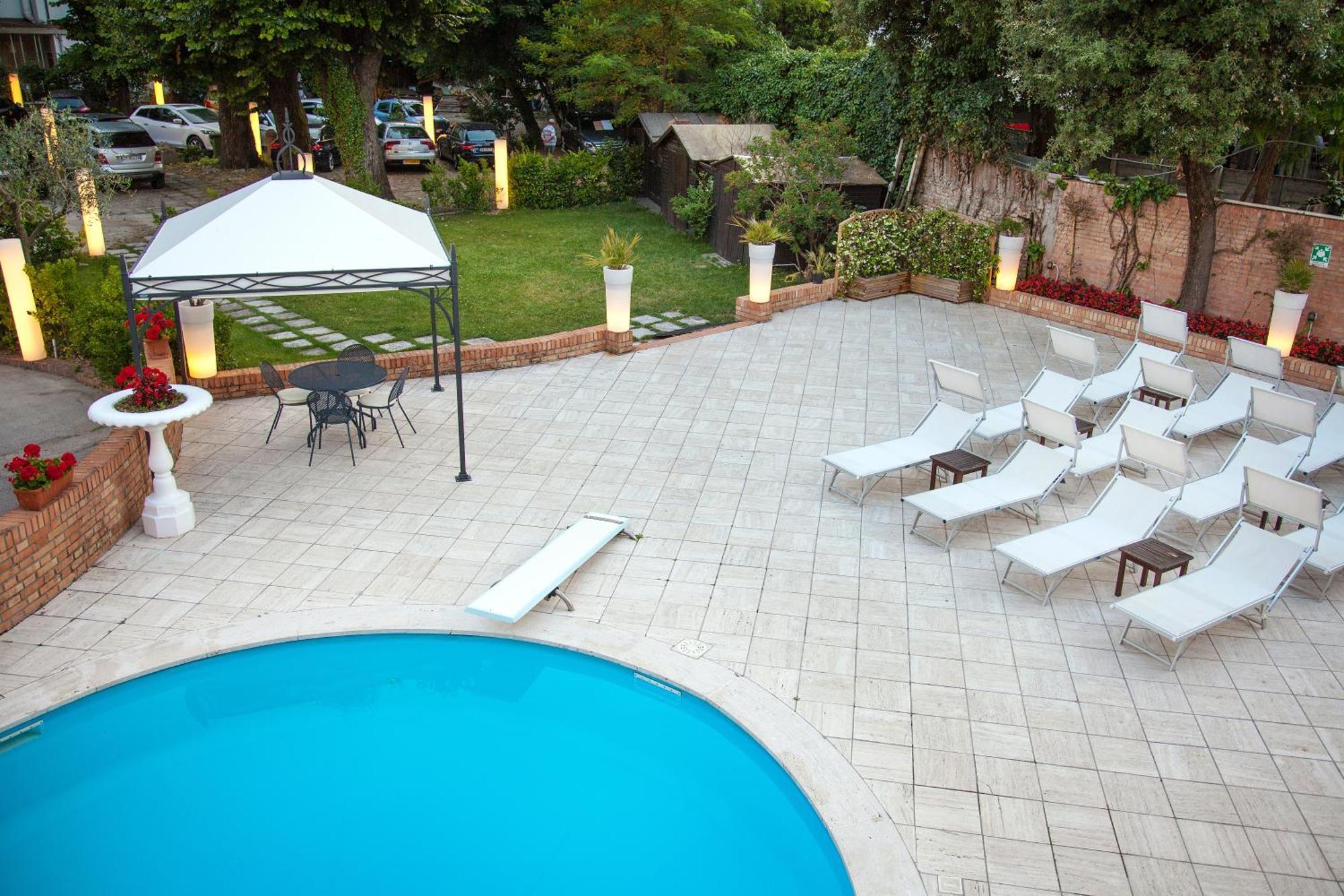 Villa Adriatica Ambienthotels Rimini Esterno foto