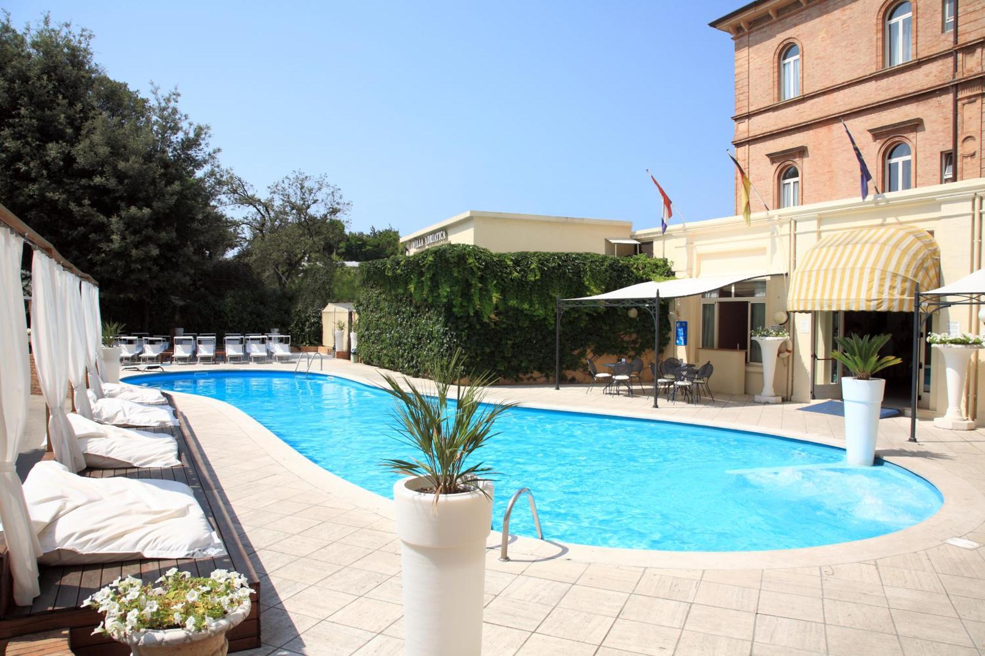 Villa Adriatica Ambienthotels Rimini Esterno foto